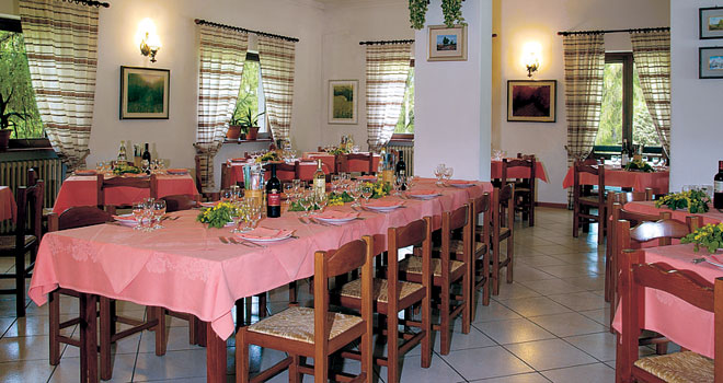 AlbPinetaSalaPranzo